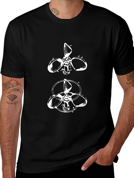 Cool Graphic T-Shirt with Abstract Fan Design in Black